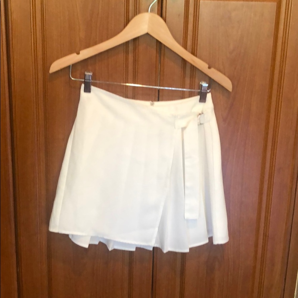 Forever 21 white pleated wrap skirt-size XS